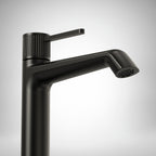 Single-Hole Single-Handle Bathroom Sink Faucet with Drain Assembly SFS-1313B-BK - Matte Black