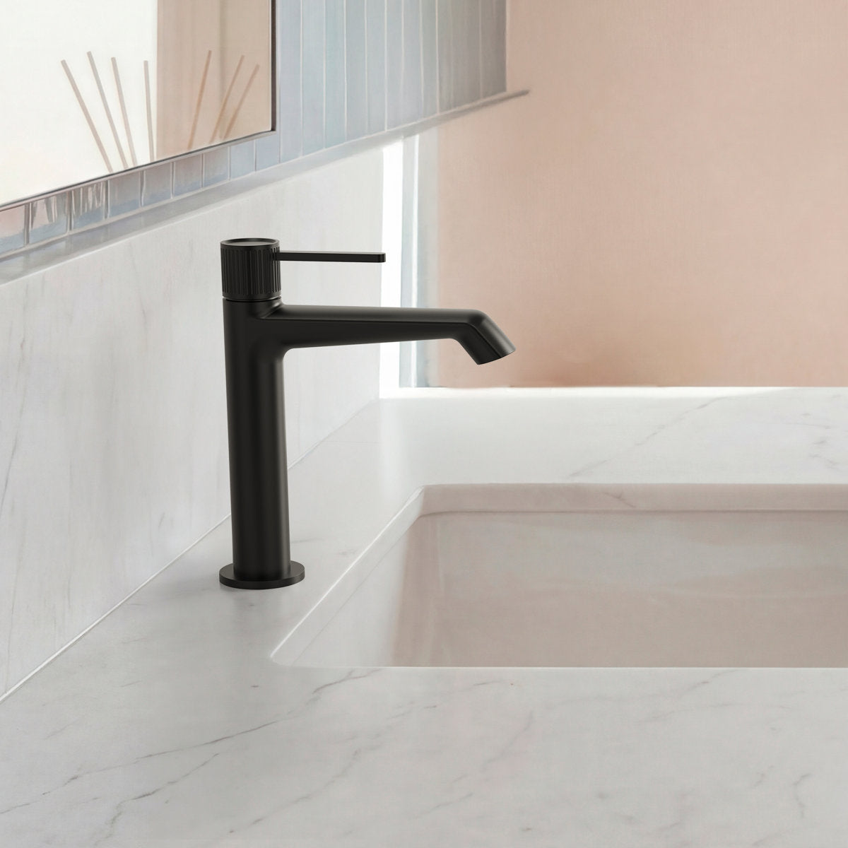 Single-Hole Single-Handle Bathroom Sink Faucet with Drain Assembly SFS-1313B-BK - Matte Black