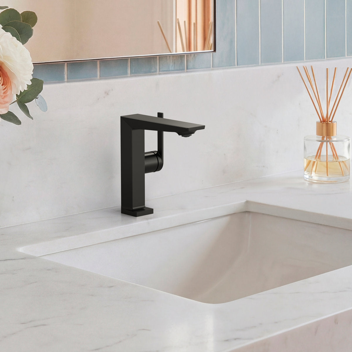 Single Hole Bathroom Faucet with Drain Assembly, Single Handle Bathroom Sink Faucet SFS-1304B-BK - Matte Black