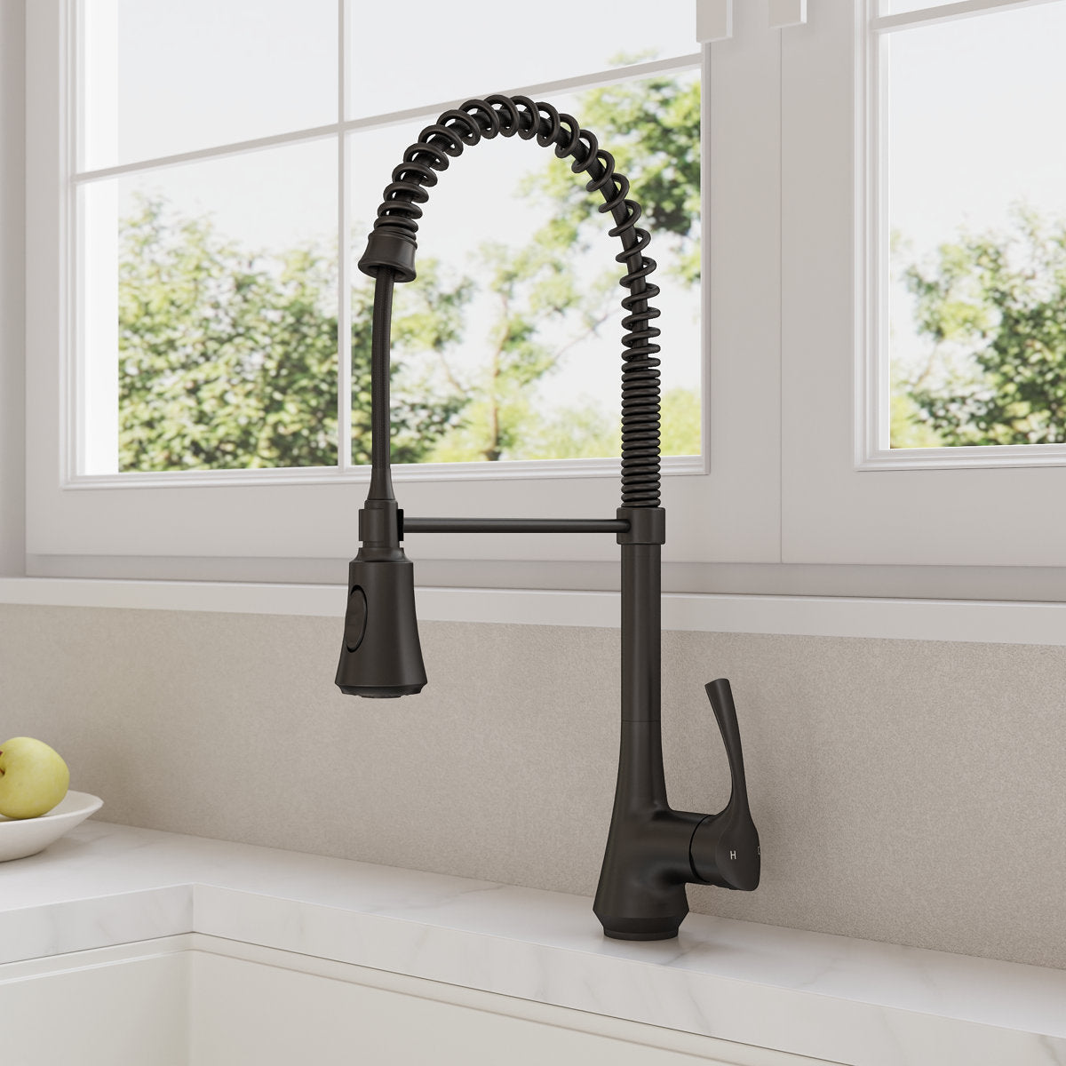 Commercial-Style 2-Function Pull-Down Single-Handle Kitchen Faucet SFS-1299K-BK - Matte Black