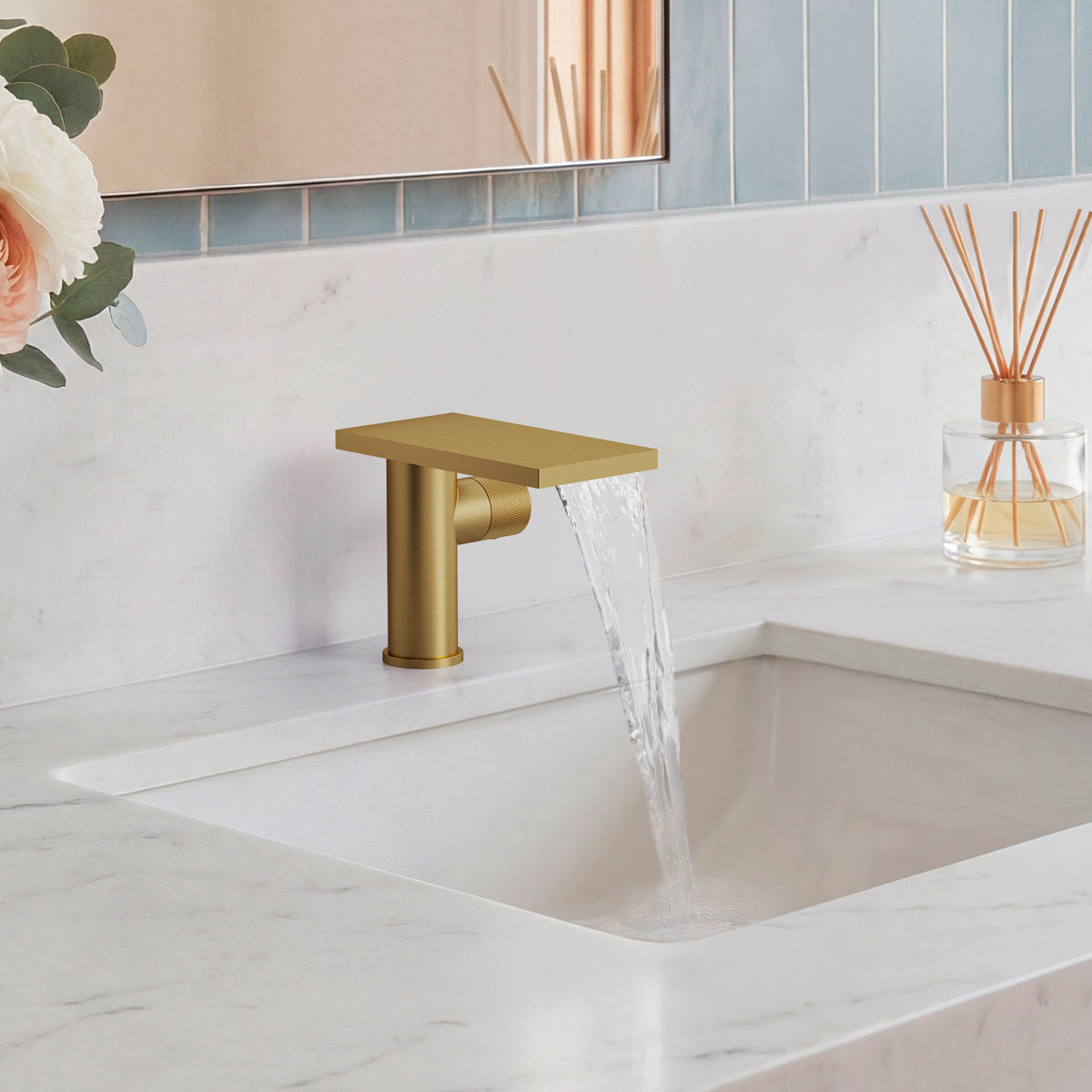 Single Hole Bathroom Faucet, Single-Handle Waterfall Sink Faucet with Drain Assembly SFS-1318B-GD - Brushed Gold