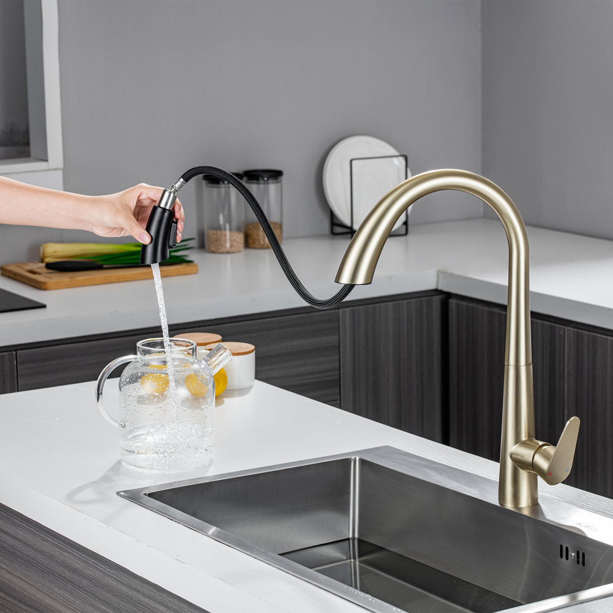 LPVLPV Pull Down Kitchen Faucet CF98004 - Brushed Gold